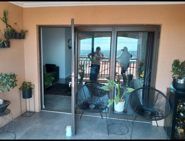 3 BEDROOM TOWNHOUSE FOR SALE IN SUNNYROCK